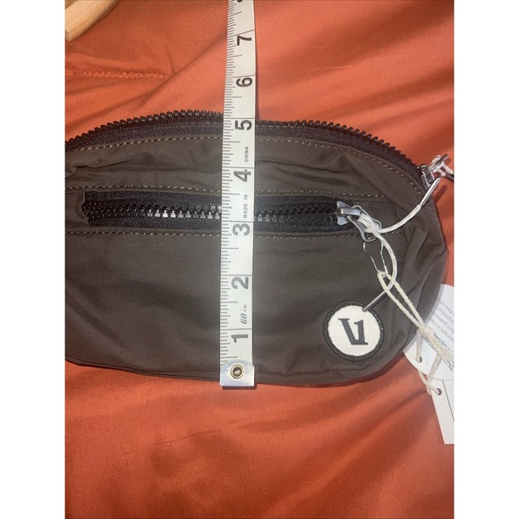 NWT VUORI Bag Hip Pack Army Unisex Fanny Pack V8008 - Picture 7 of 7